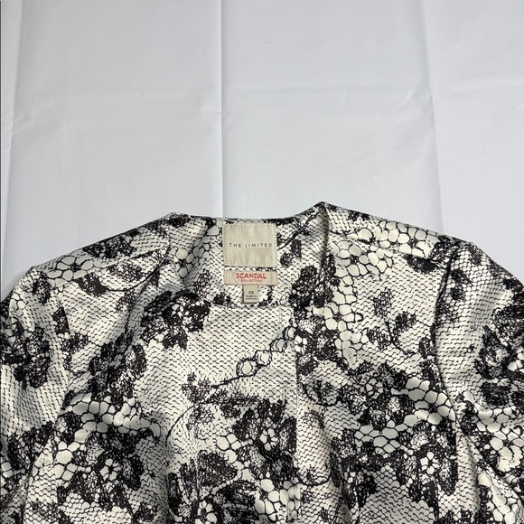 The Limited Black and White Floral Blazer - Picture 2 of 3